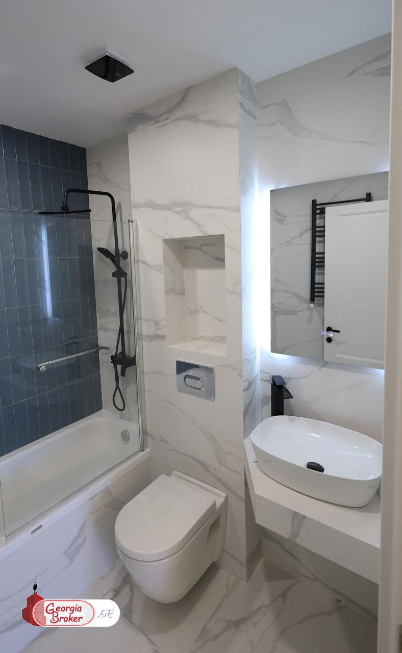 იყიდება ახალი გარემონტებული 5 ოთახიანი ბინა